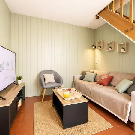 Instant Normand - Maison De Renovee Avec Gout En 2026, Confortable Et Bien Equipee, 2 Chambres, 1 Wc, Belle Cuisine, Sdb, Garage, Parking Privatif A 5 Mn A Pied Du Centre Bourg Molay Littry Proche Des Plages Du Debarquement Et De Bayeux *