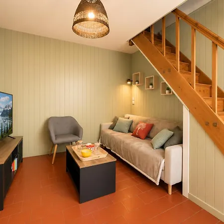 Dom wakacyjny Instant Normand - Maison De Renovee Avec Gout En 2026, Confortable Et Bien Equipee, 2 Chambres, 1 Wc, Belle Cuisine, Sdb, Garage, Parking Privatif A 5 Mn A Pied Du Centre Bourg Molay Littry Proche Des Plages Du Debarquement Et De Bayeux *