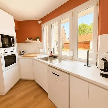 Сasa de vacaciones Instant Normand - Maison De Rénovée Avec Gout En 2026, Confortable Et Bien équipée, 2 Chambres, 1 Wc, Belle Cuisine, Sdb, Garage, Parking Privatif à 5 Mn à Pied Du Centre Bourg Molay Littry Proche Des Plages Du Débarquement Et De Bayeux