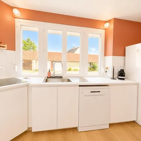 Instant Normand - Maison De Rénovée Avec Gout En 2026, Confortable Et Bien équipée, 2 Chambres, 1 Wc, Belle Cuisine, Sdb, Garage, Parking Privatif à 5 Mn à Pied Du Centre Bourg Molay Littry Proche Des Plages Du Débarquement Et De Bayeux Le Molay-Littry
