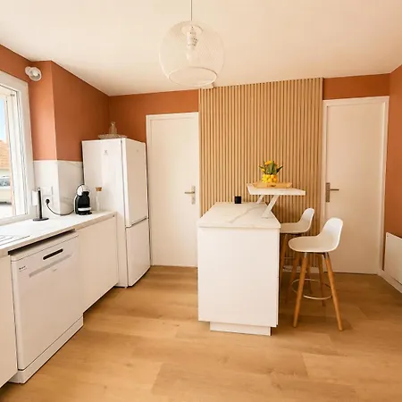 Сasa de vacaciones Instant Normand - Maison De Rénovée Avec Gout En 2026, Confortable Et Bien équipée, 2 Chambres, 1 Wc, Belle Cuisine, Sdb, Garage, Parking Privatif à 5 Mn à Pied Du Centre Bourg Molay Littry Proche Des Plages Du Débarquement Et De Bayeux