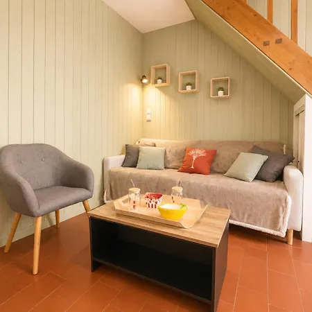 Dom wakacyjny Instant Normand - Maison De Renovee Avec Gout En 2026, Confortable Et Bien Equipee, 2 Chambres, 1 Wc, Belle Cuisine, Sdb, Garage, Parking Privatif A 5 Mn A Pied Du Centre Bourg Molay Littry Proche Des Plages Du Debarquement Et De Bayeux Le Molay-Littry