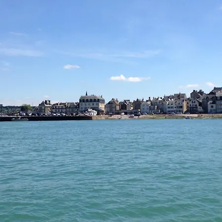 Сasa de vacaciones Instant Normand - Maison De Rénovée Avec Gout En 2026, Confortable Et Bien équipée, 2 Chambres, 1 Wc, Belle Cuisine, Sdb, Garage, Parking Privatif à 5 Mn à Pied Du Centre Bourg Molay Littry Proche Des Plages Du Débarquement Et De Bayeux